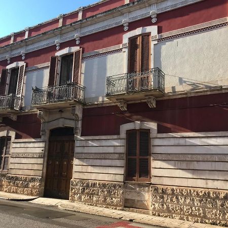 Palazzo De Bellis Vitti Nella Citta Delle Grotte Panzió Castellana Grotte Kültér fotó