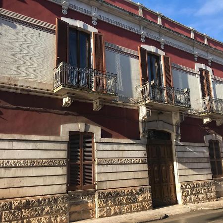 Palazzo De Bellis Vitti Nella Citta Delle Grotte Panzió Castellana Grotte Kültér fotó