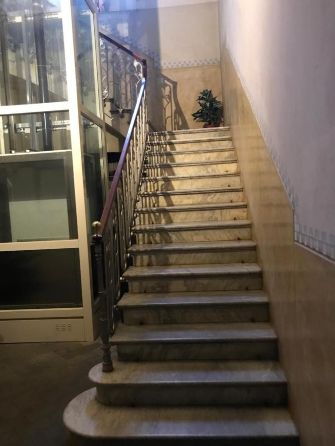 Palazzo De Bellis Vitti Nella Citta Delle Grotte Panzió Castellana Grotte Kültér fotó