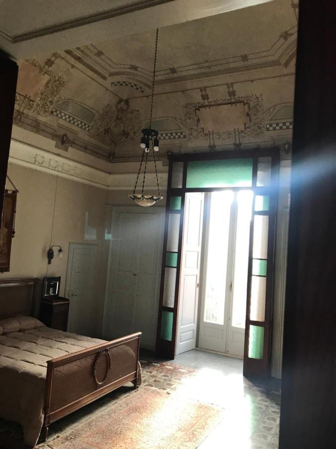 Palazzo De Bellis Vitti Nella Citta Delle Grotte Panzió Castellana Grotte Kültér fotó